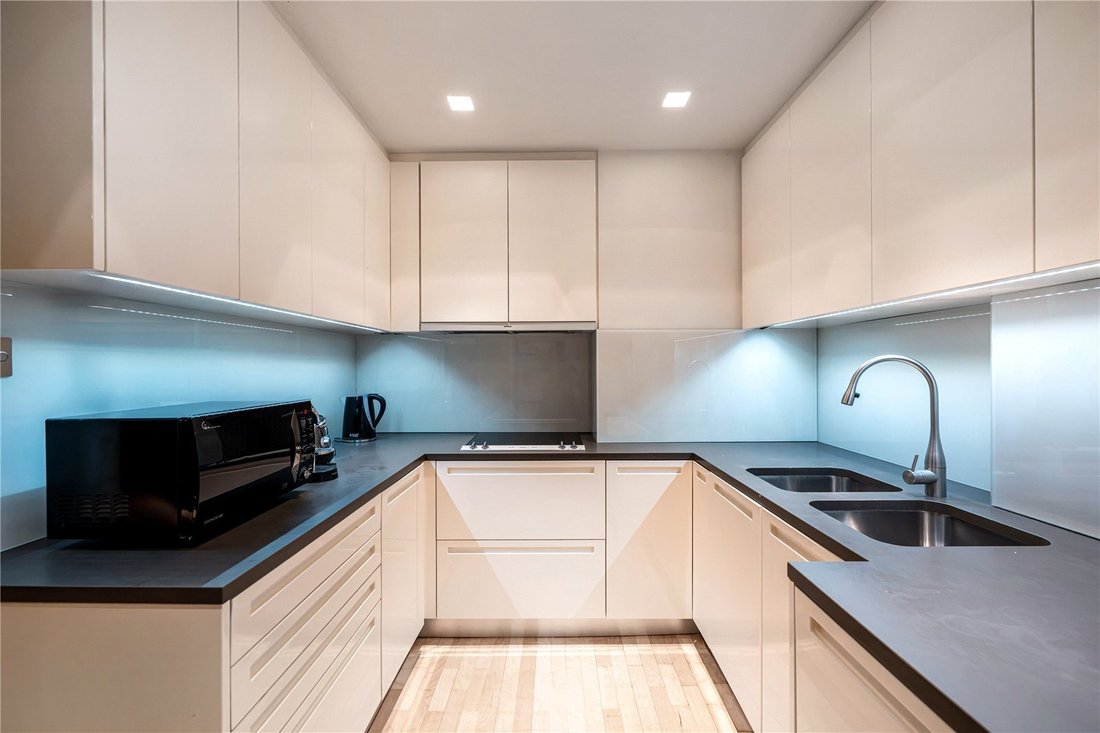 Apartment in Mayfair, Westminster, England 3 - 17299123