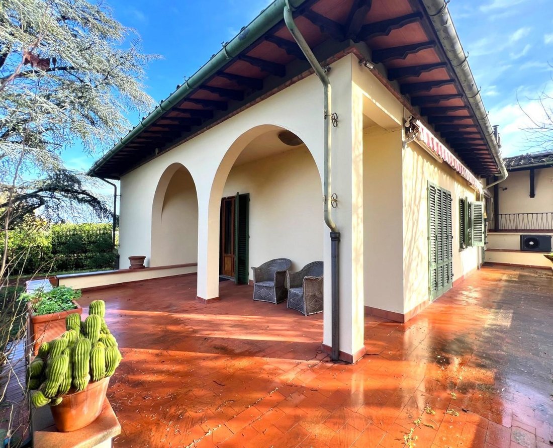 Villa in Hospital Zone, Empoli, Tuscany 2 - 17294161