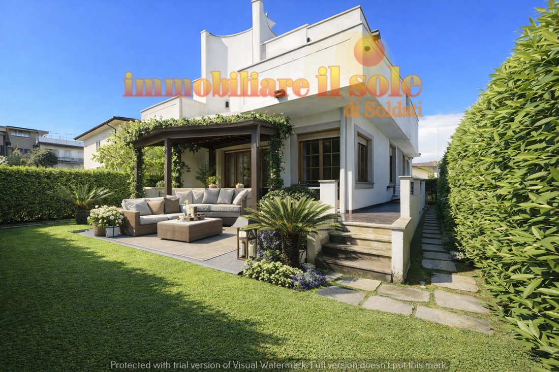 Villa in Ronchi, Massa, Italy 2 - 17294365
