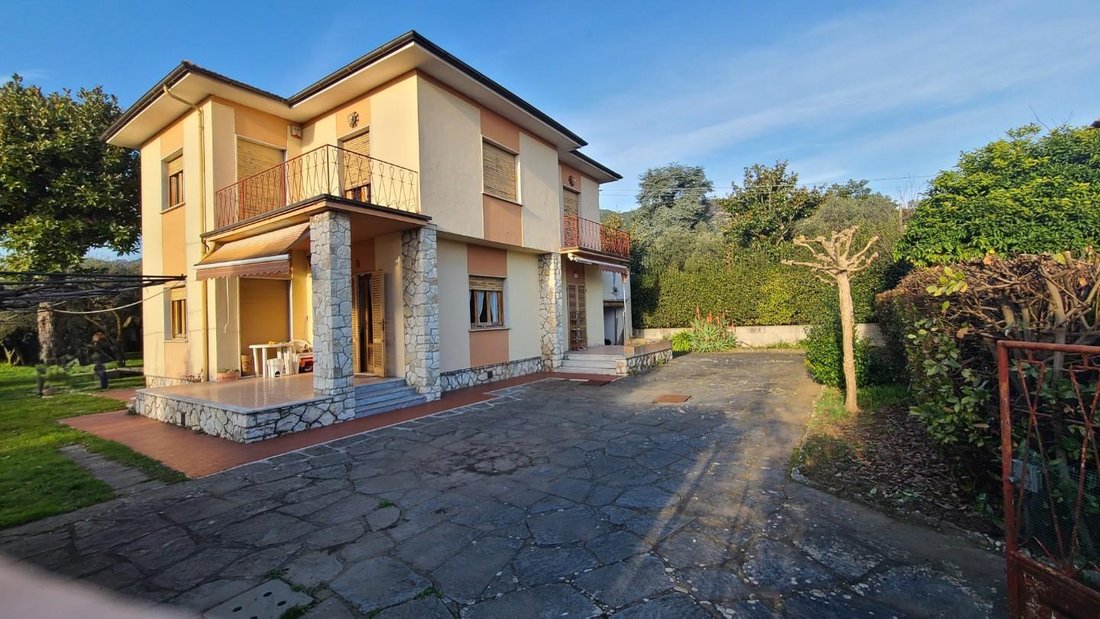 House in Seravezza, Tuscany, Italy 2 - 17294409