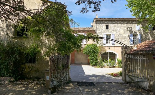 House in Centre, Pierrelatte, France 1