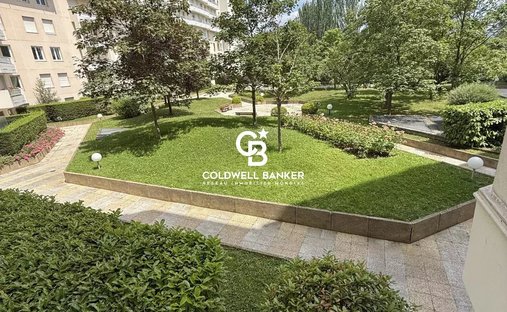 Apartment in Le Petit Pont Amphibie, Issy-les-Moulineaux, France 1