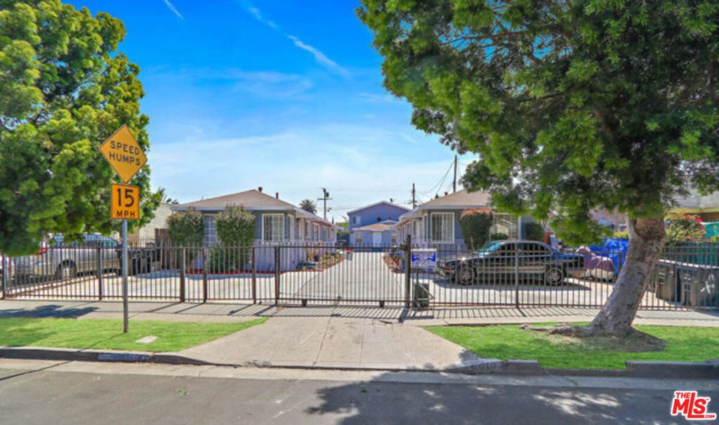 Los Angeles, California, United States 1 - 17297378
