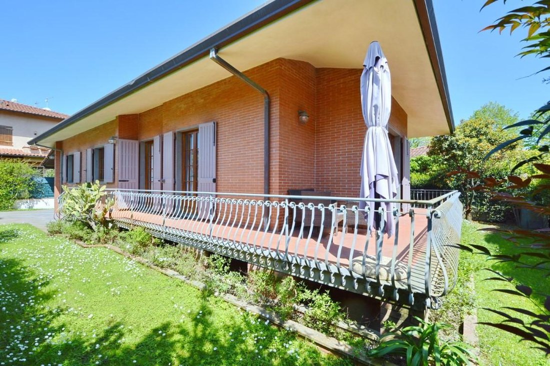 Villa in Center, Forte dei Marmi, Tuscany 2 - 17294305