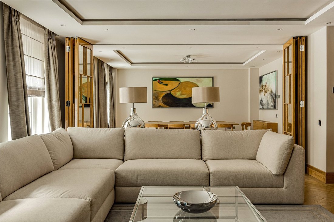 Apartment in Mayfair, Westminster, England 3 - 17299361