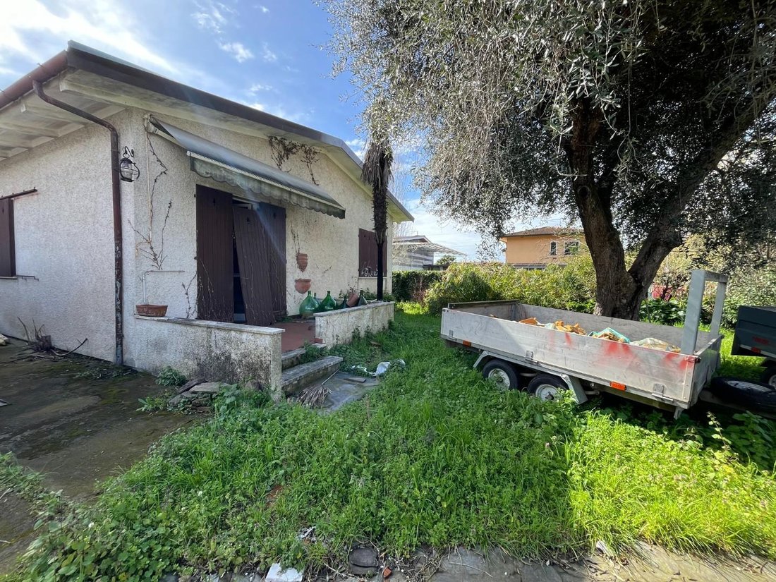 House in Caranna-Vaiana, Forte dei Marmi, Tuscany 4 - 17294505
