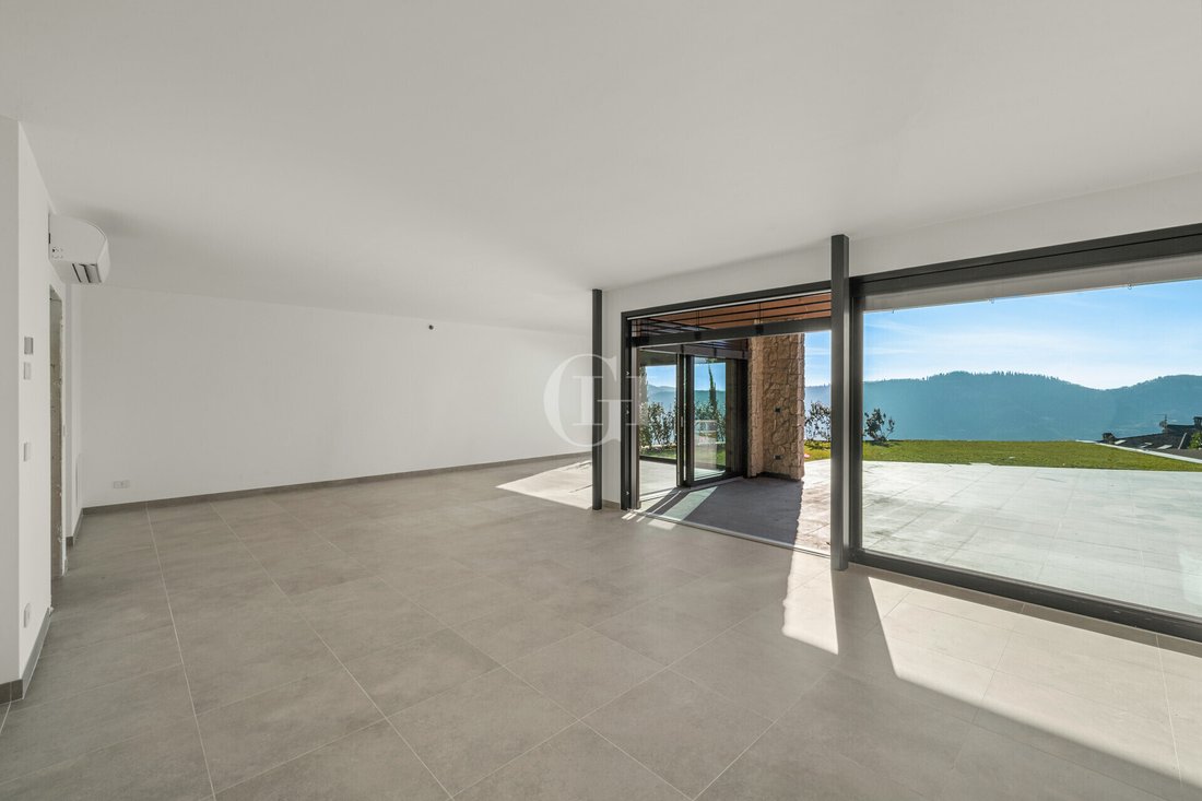 Villa in Garda, Veneto, Italy 4 - 17298688