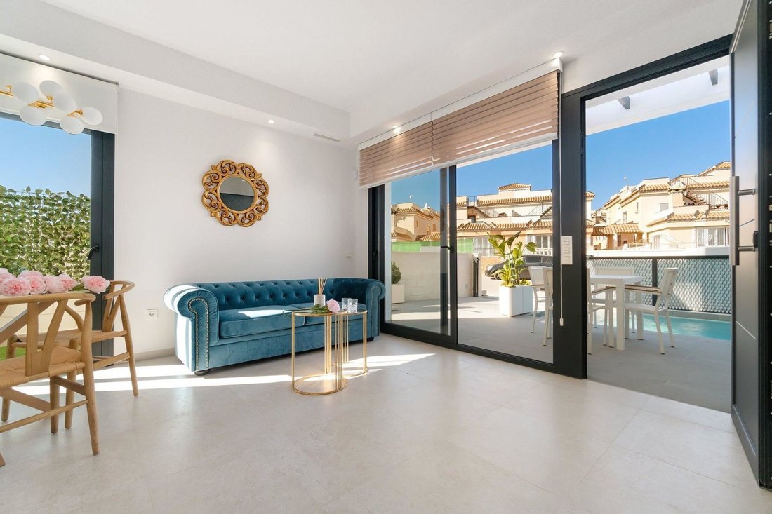 Villa in Los Montesinos, Valencian Community, Spain 3 - 17295506