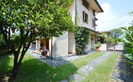 Country House in Center, Forte dei Marmi, Tuscany 1
