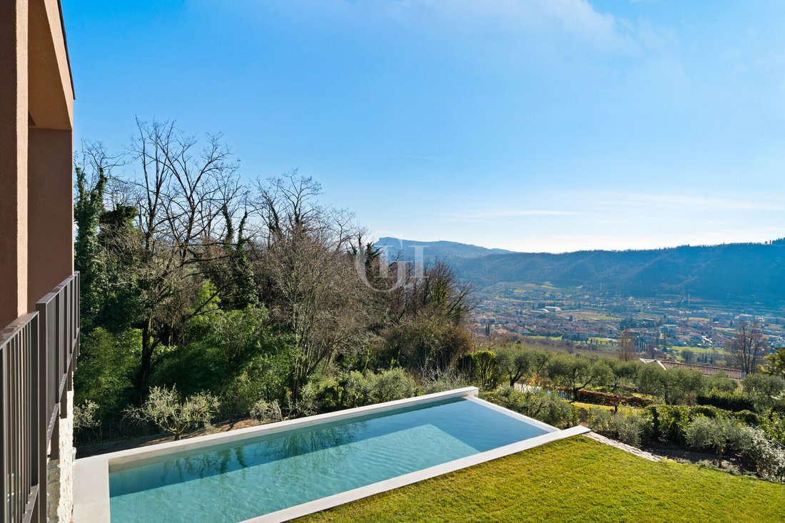 Villa in Garda, Veneto, Italy 3 - 17298727