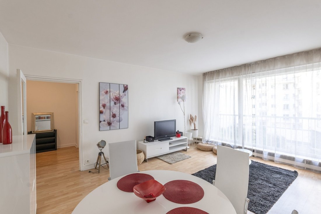 Apartment in Violet Commerce, Paris 15e Arrondissement, Paris 1 - 17298484