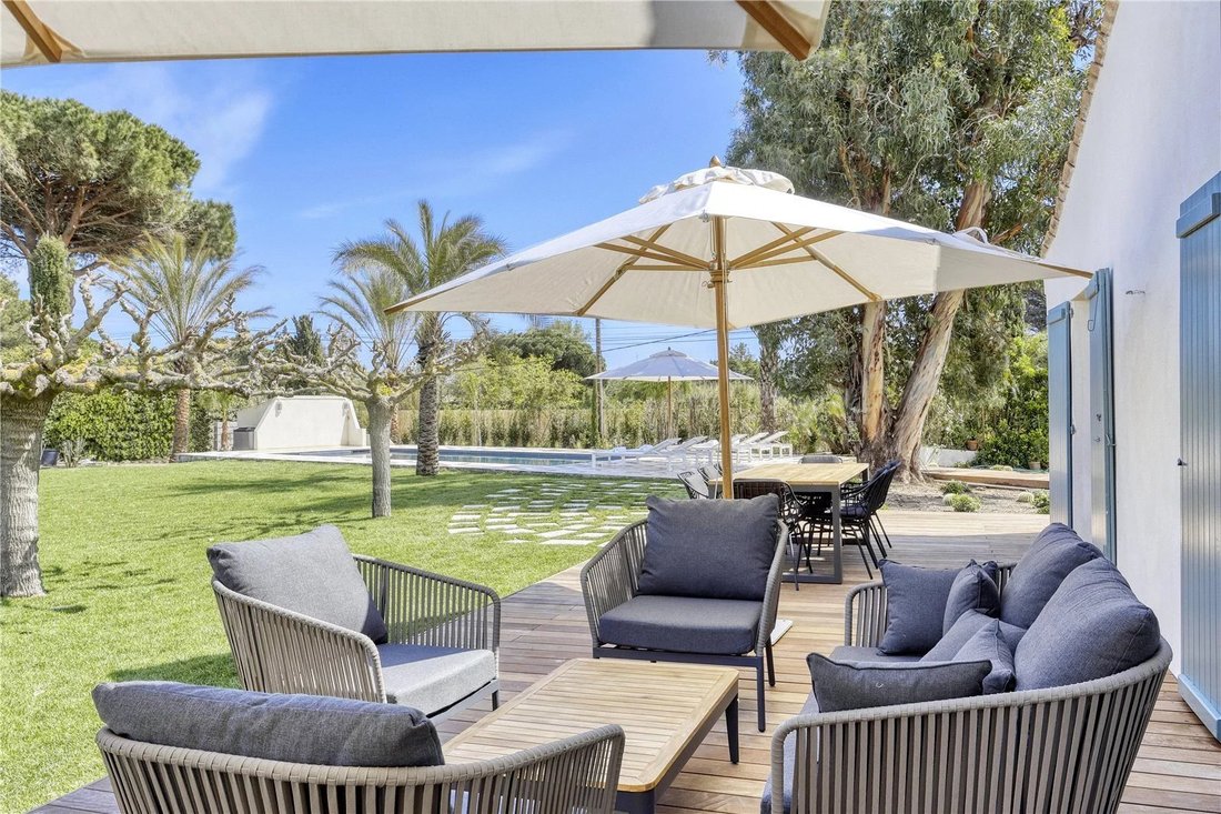 Villa in Ramatuelle, Provence-Alpes-Côte d'Azur, France 5 - 17298032