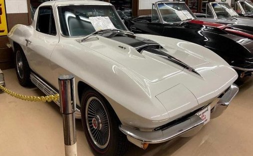 Chevrolet Corvette in Calverton, NY, United States 1