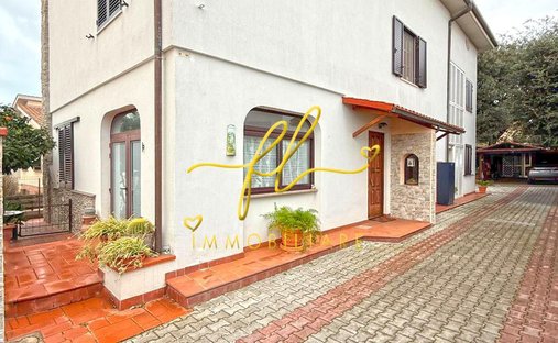 Villa in Serragrande, Rosignano Marittimo, Italy 1