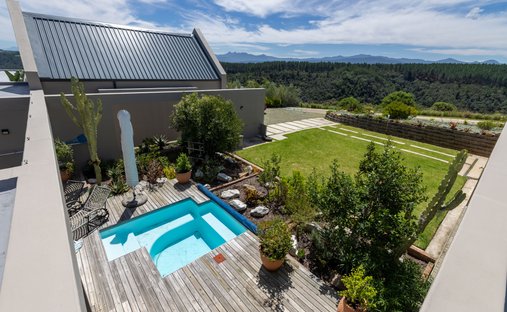 House in Simola Golf and Country Estate, Western Cape, South Africa 1