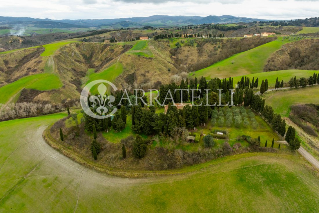 Corps de ferme à Volterra, Toscane, Italie 4 - 17293068