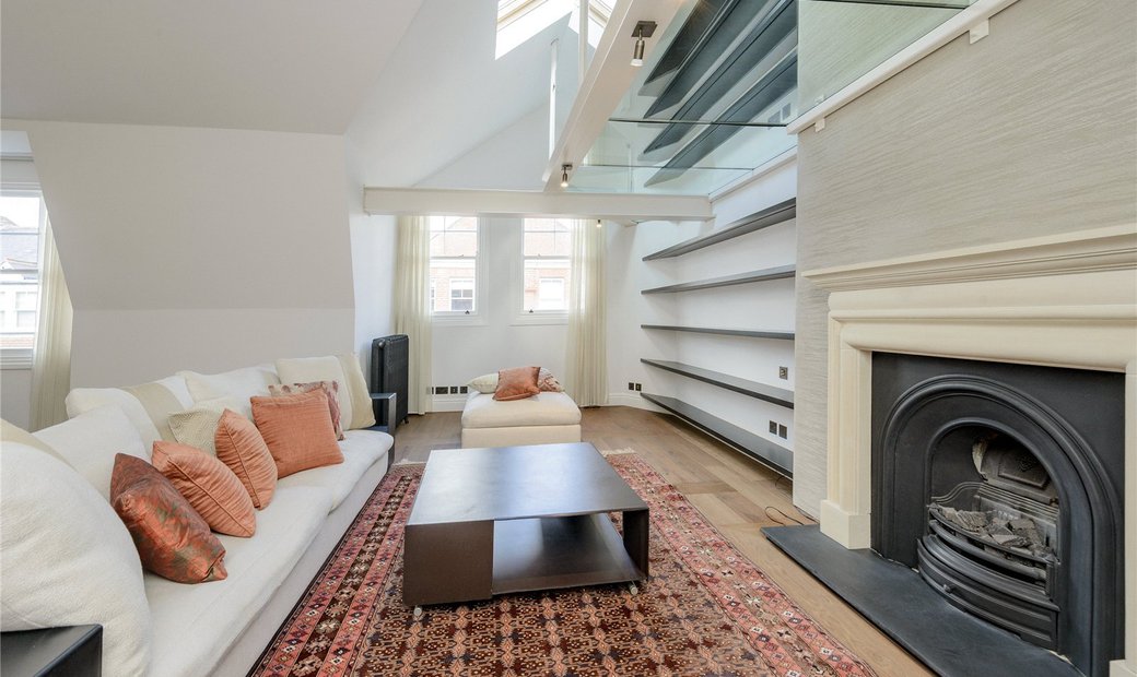 A Refined Chelsea Penthouse With Roof In London, England, United ...