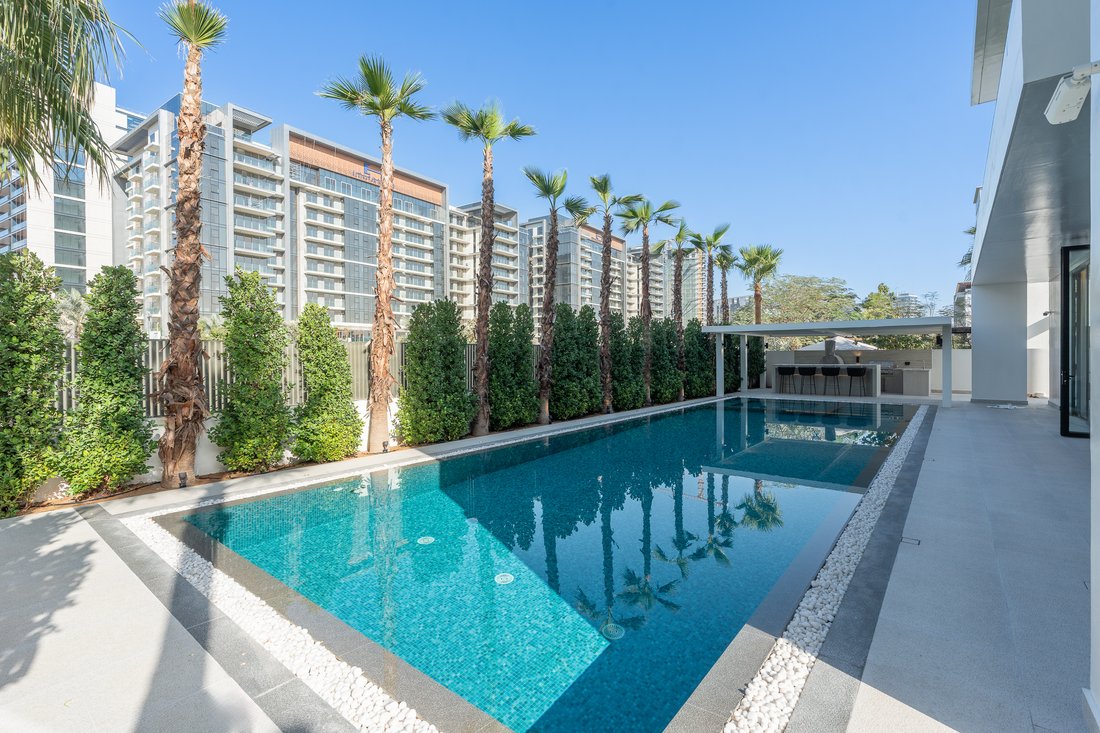 Villa in Hadaeq Sheikh Mohammed Bin Rashid, Dubai, United Arab Emirates 2 - 17296349