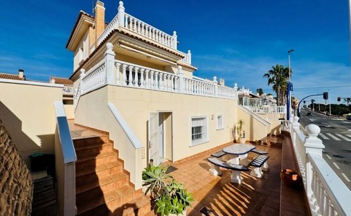 Chalet in Torrevieja, Valencian Community, Spain 1