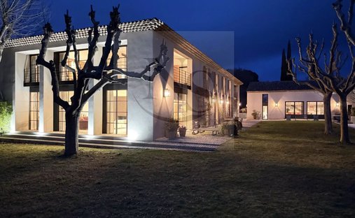 Estate in Plateau de Puyricard-La Trévaresse, Aix-en-Provence, France 1