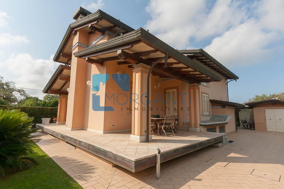 Villa in Fiumetto, Pietrasanta, Italy 2 - 17294178