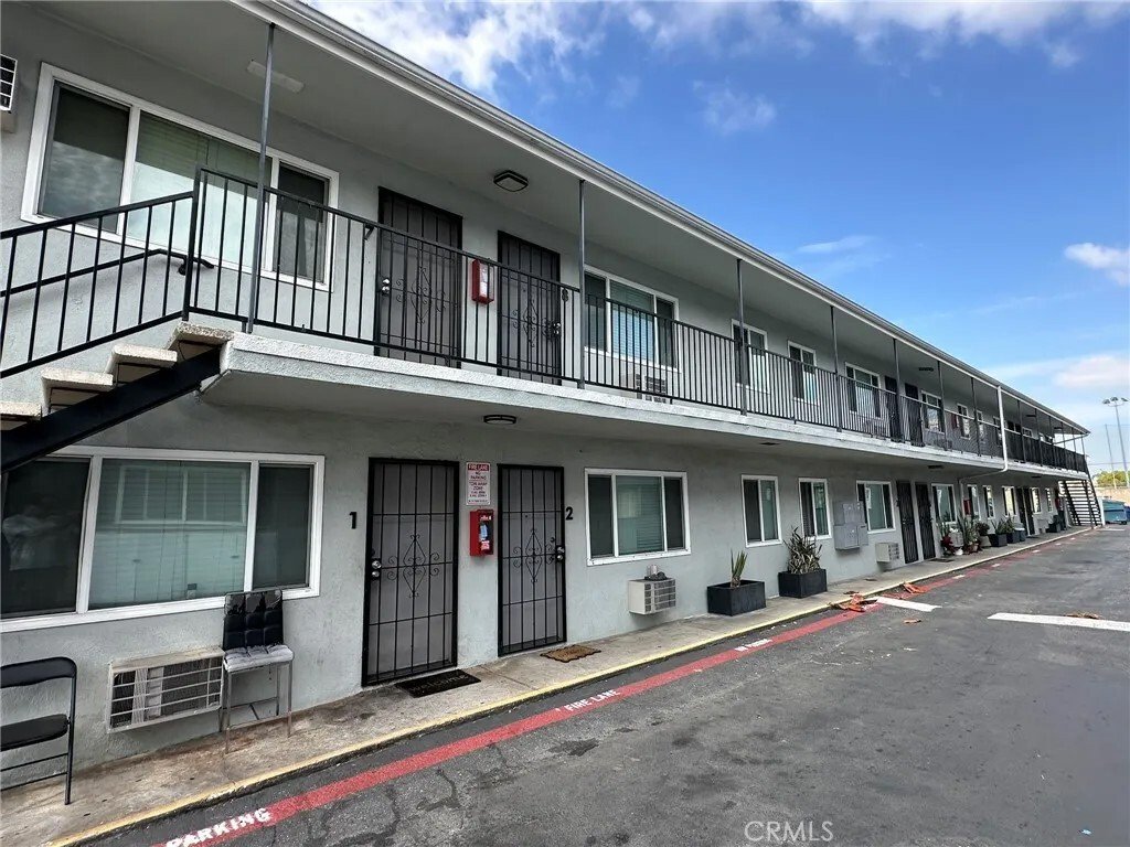 Bellflower, California, United States 2 - 17296978