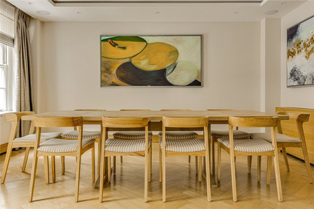 Apartment in Mayfair, Westminster, England 4 - 17299361