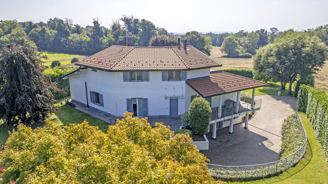 Villa in Sumirago, Lombardy, Italy 4 - 17292772