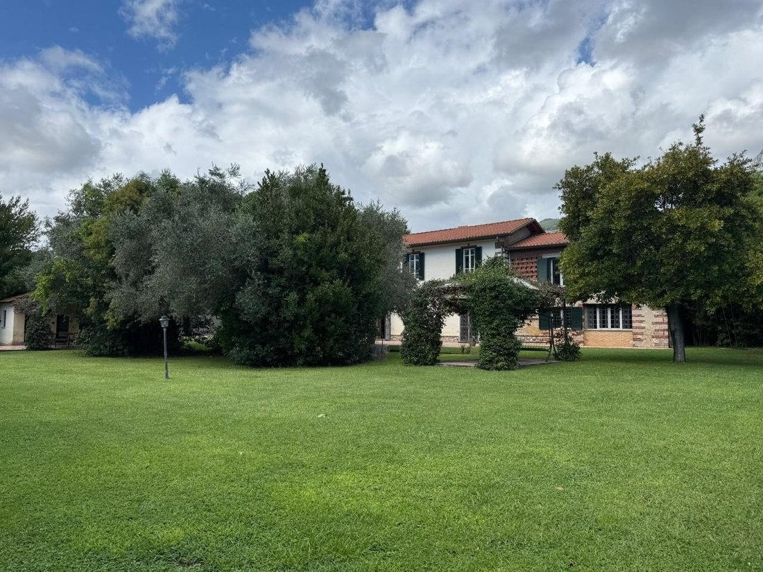 Country House in Pietrasanta, Tuscany, Italy 3 - 17294578