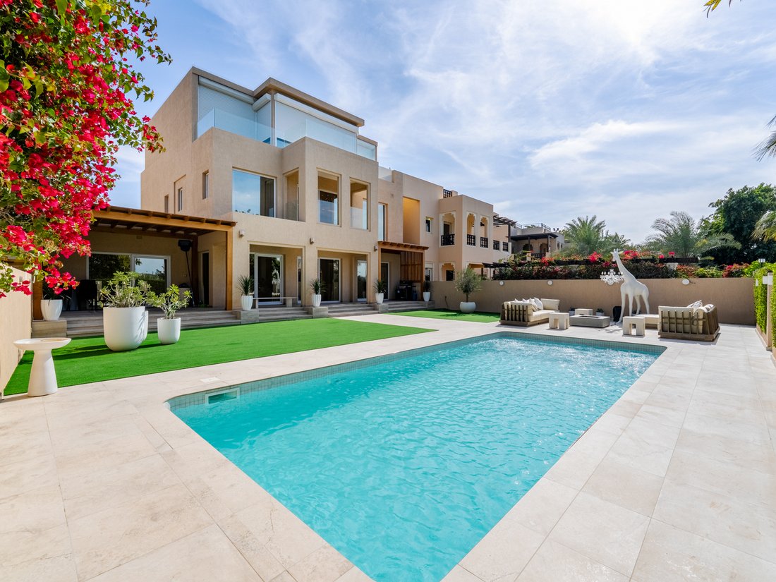 Villa in Al Hamra Village, Ras al-Khaimah Emirate, United Arab Emirates 1 - 17300074