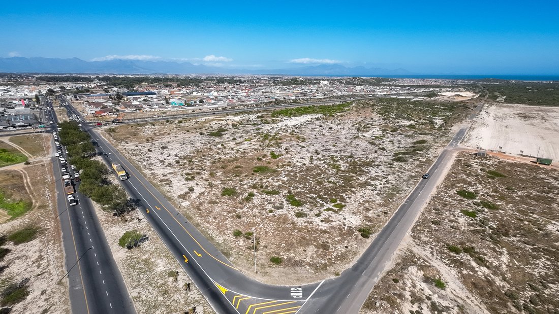 Land in Philippi, Cape Town, South Africa 1 - 17295586