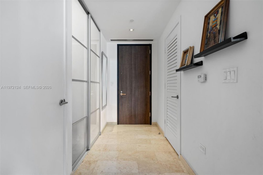 Condo in Miami, Florida, United States 3 - 17296331