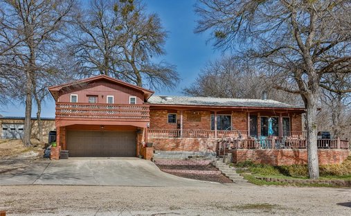 House in Lindsay, Texas, United States 1