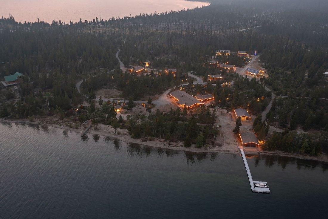 House in Nimpo Lake, British Columbia, Canada 2 - 17299758