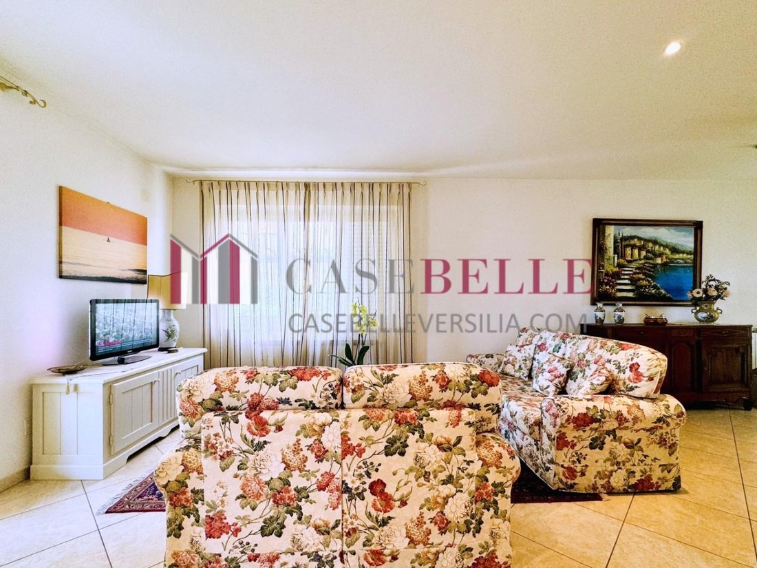 House in Tonfano, Pietrasanta, Italy 3 - 14267011