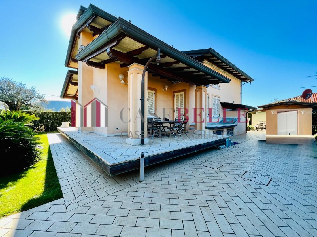 Villa in Fiumetto, Pietrasanta, Italy 2 - 12569575
