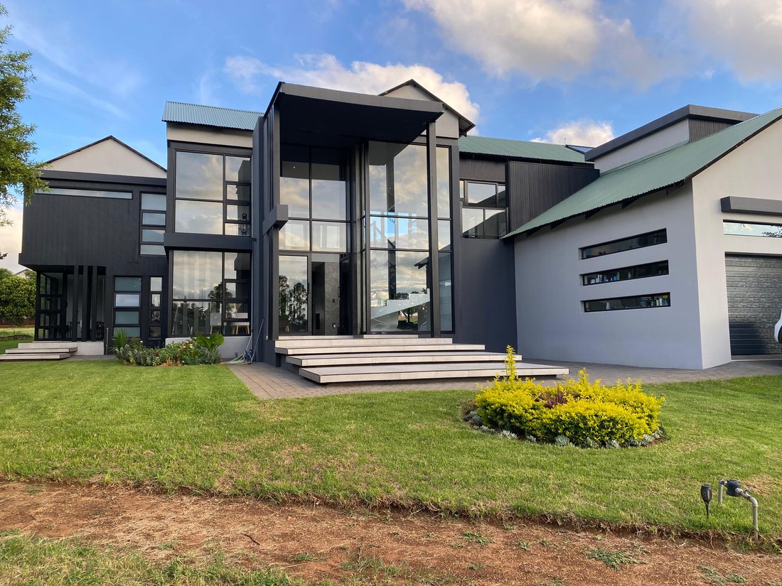 House in Rustenburg, North West, South Africa 3 - 17295565