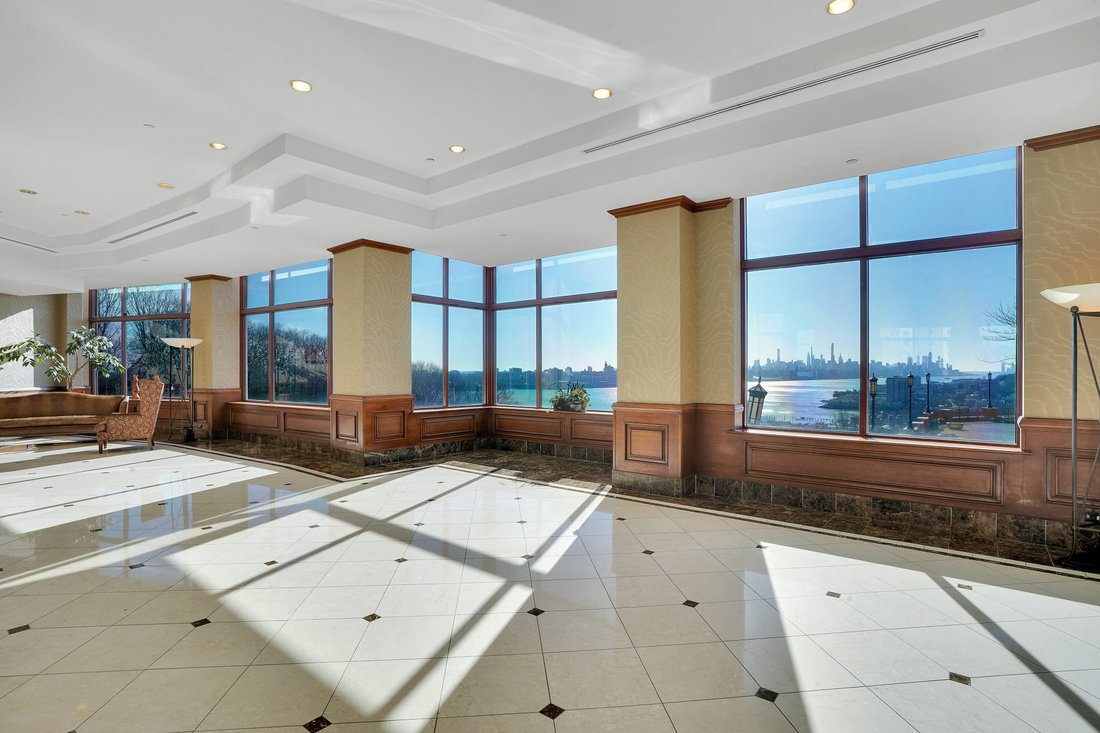 Condo in Fort Lee, New Jersey, United States 2 - 17299890