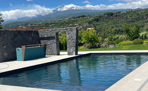 Villa in Fiumefreddo Sicilia, Sicily, Italy 1