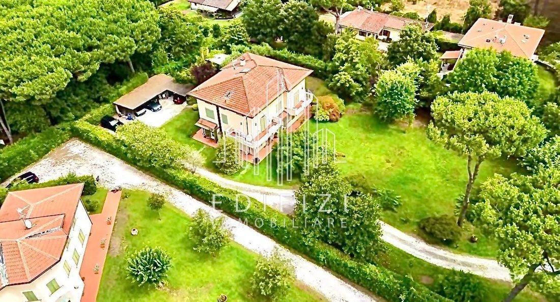 Villa in Ronchi, Massa, Italy 2 - 17294610