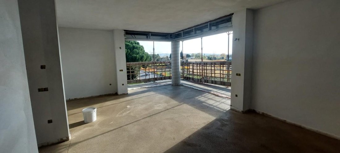 Apartment in Hospital Zone, Empoli, Tuscany 3 - 14693160
