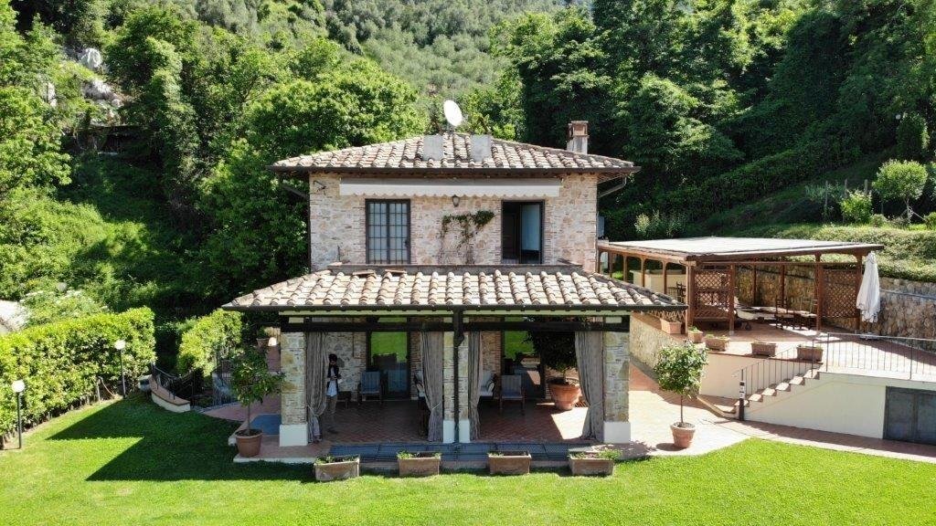 Villa in Camaiore, Tuscany, Italy 3 - 17294154