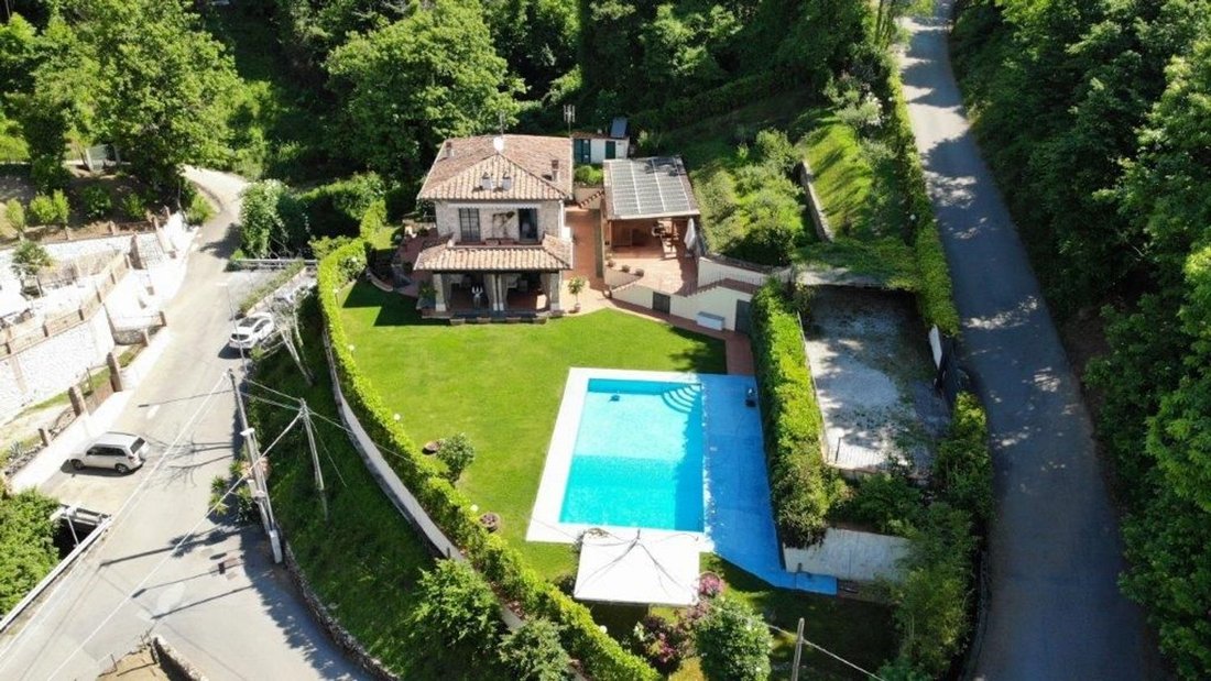Villa in Camaiore, Tuscany, Italy 2 - 17294916