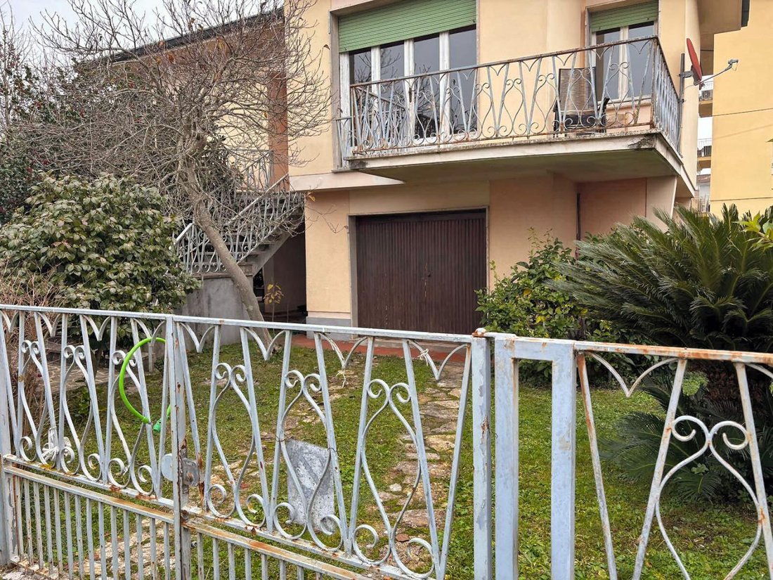 Villa in Sant'Anna, Lucca, Italy 1 - 17296278