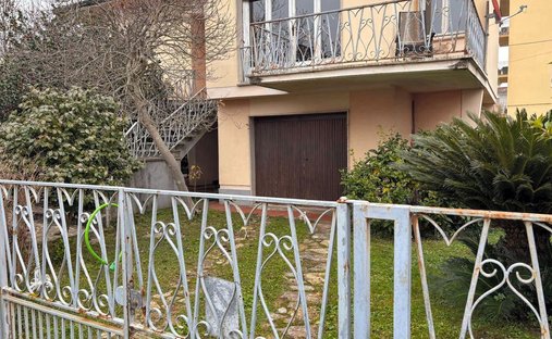 Villa in Sant'Anna, Lucca, Italy 1