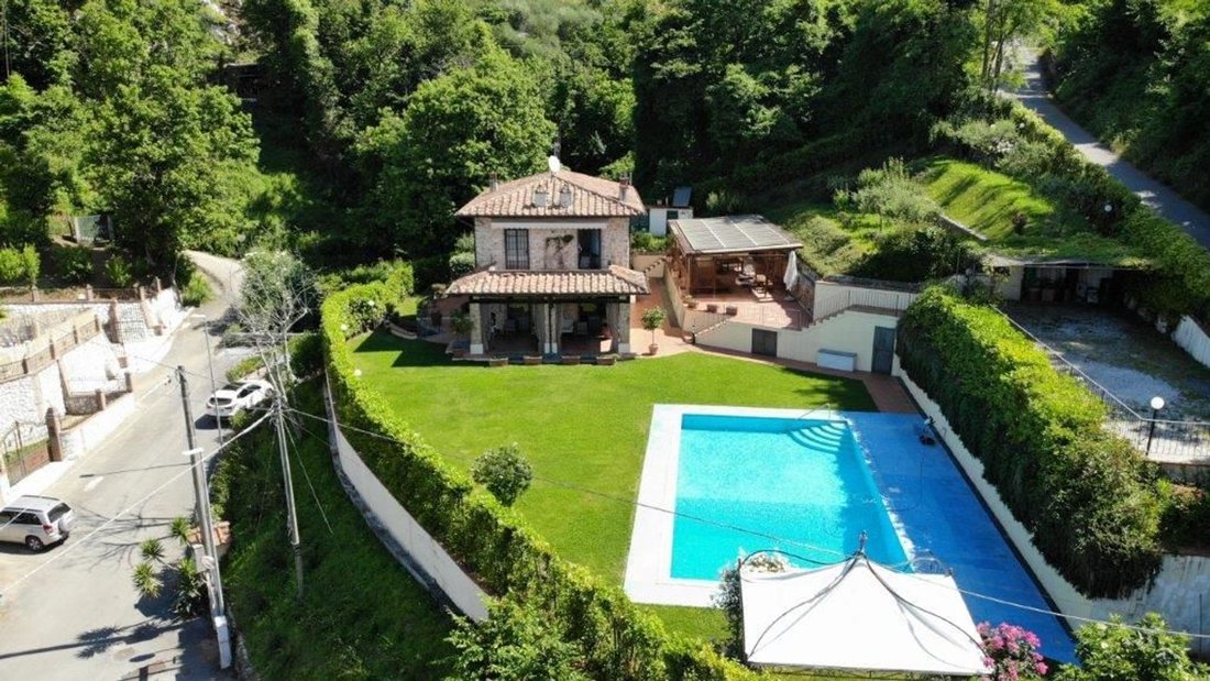Villa in Camaiore, Tuscany, Italy 4 - 17294916