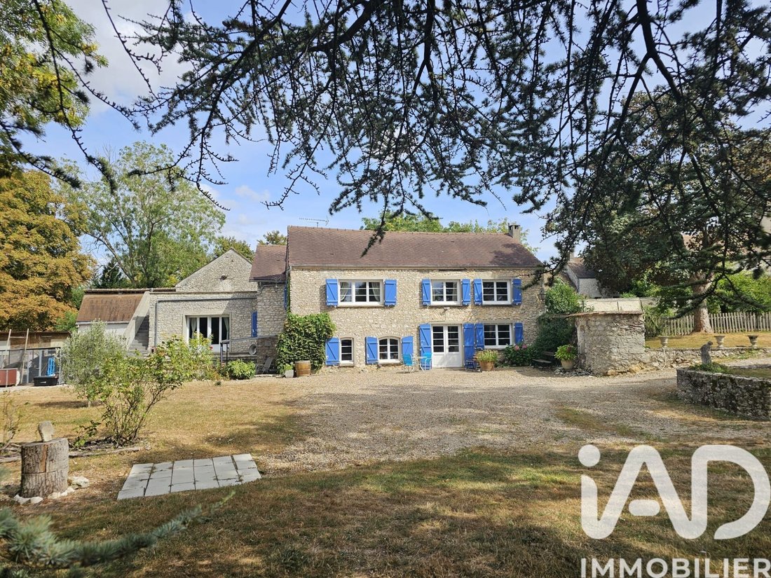 House in Septeuil, Ile-de-France, France 1 - 16886229