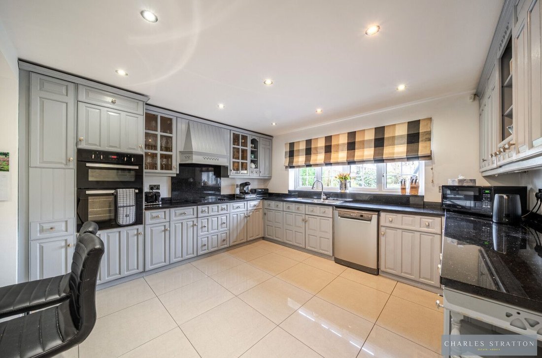 House in Gidea Park, Romford, England 2 - 17298746