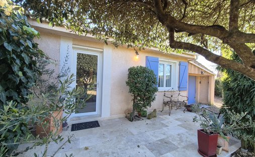 Villa in Saint-Antonin-du-Var, Provence-Alpes-Côte d'Azur, France 1