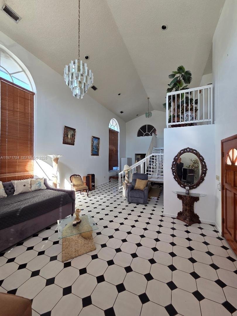 House in Hialeah, Florida, United States 4 - 17296289